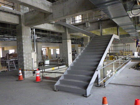吹き抜け階段施工状況2